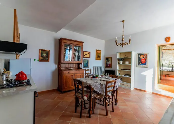 La Bandita - antica casa di campagna toscana con piscina, WIFI e splendida vista